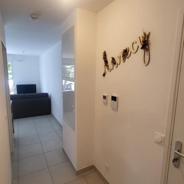 Le Majuscule - One-Bedroom Apartment - 4