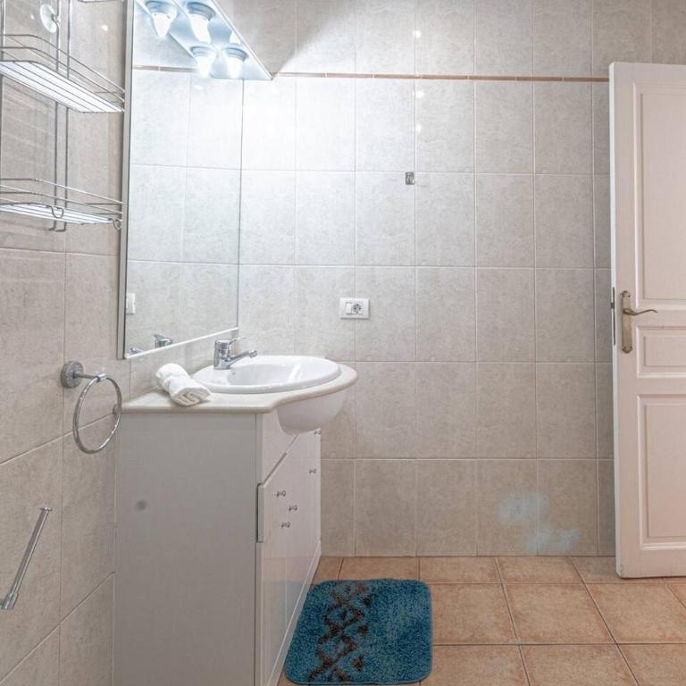 Seaside Escape 2bed by Dream Homes Tenerife - Apartamento de 2 dormitorios - 19