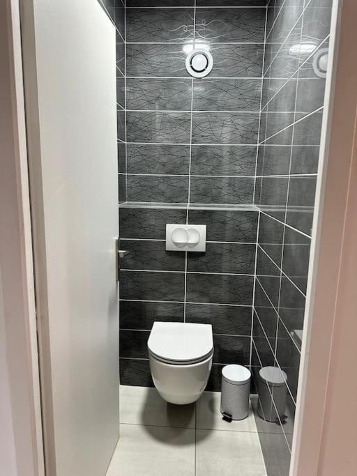 Spacieux Appartement de 73 m2 en plein centre-ville d'Evian avec 2 chambres - Apartamento de 2 dormitorios - 7