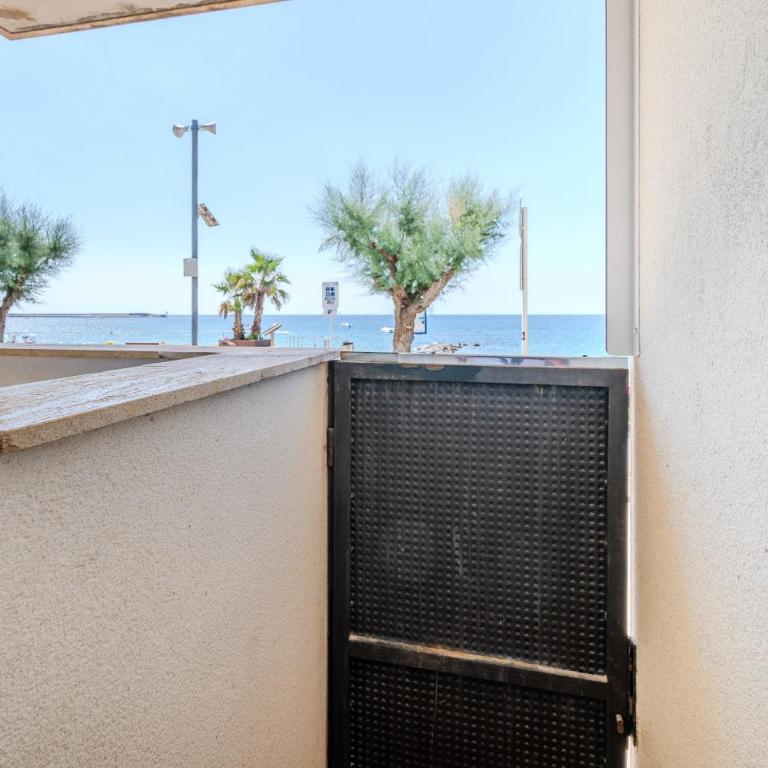 Flateli Sant Antoni 7 - Apartamento de 3 dormitorios con vistas al mar - 1