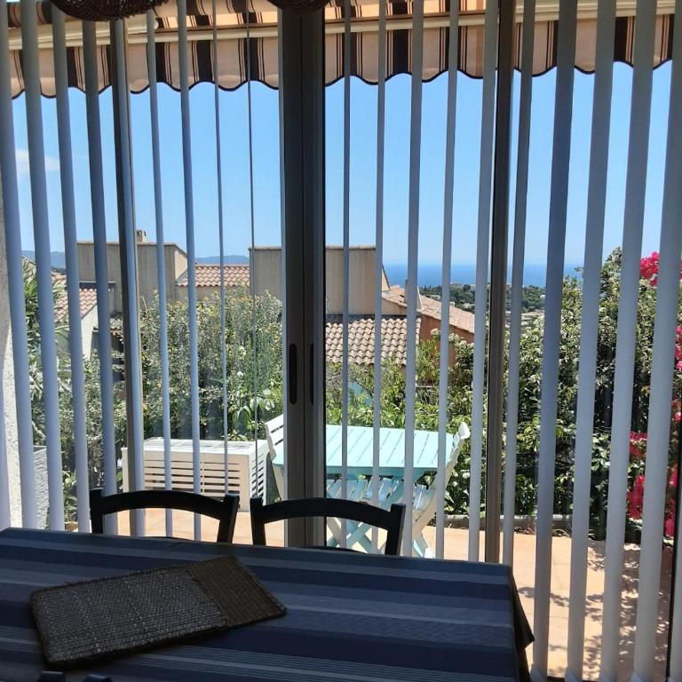 "TI SABLE" Agréable studio climatisé, Jolie Vue Mer, Piscine à Cavalaire sur Mer Golfe de St-Tropez - Appartement - Vue sur Mer - 36