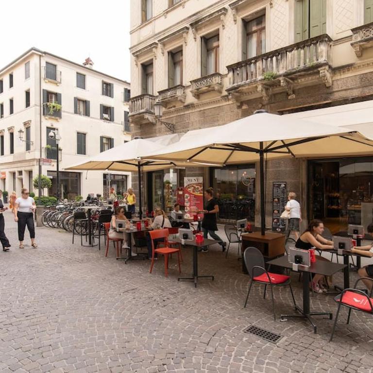 EnJoy Home - Bilocale centralissimo in via Roma - Appartamento con 1 Camera da Letto - 5