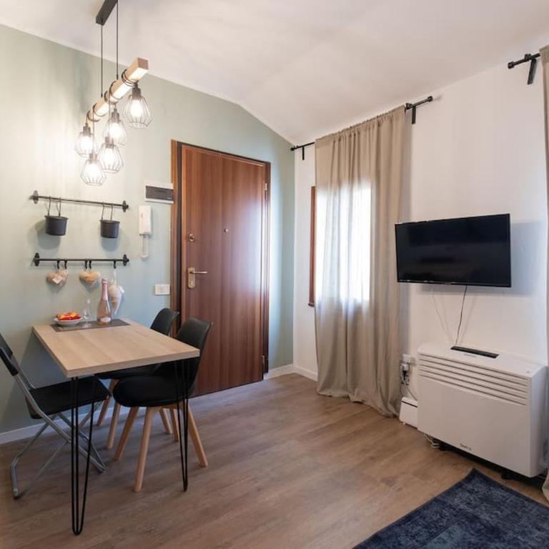 EnJoy Home - Bilocale centralissimo in via Roma - Appartamento con 1 Camera da Letto - 12