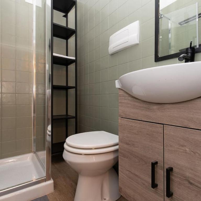 EnJoy Home - Bilocale centralissimo in via Roma - Appartamento con 1 Camera da Letto - 24