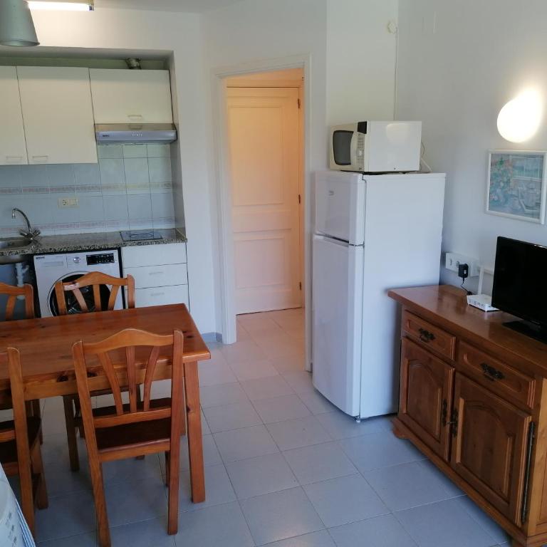 Apartamentos Dalia - One-Bedroom Apartment with Pool View - 2