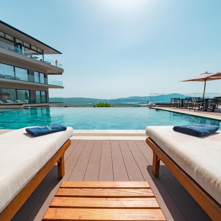 Royal Blue Resort & Residences - Penthouse Apartment - 3