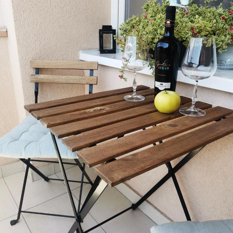 Green Apple Apartment - One-Bedroom Apartment - 7