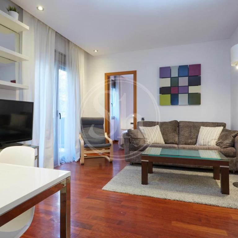 Nice apartment in Les Corts - Two-Bedroom Apartment - 1
