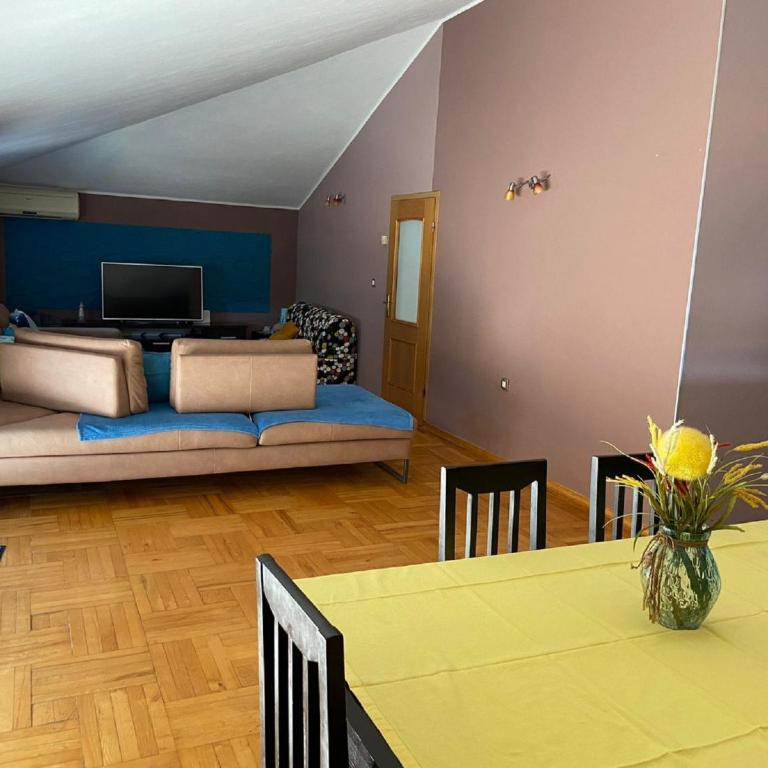 Beautiful Loft - Apartman s 2 Spavaće Sobe i Terasom - 9