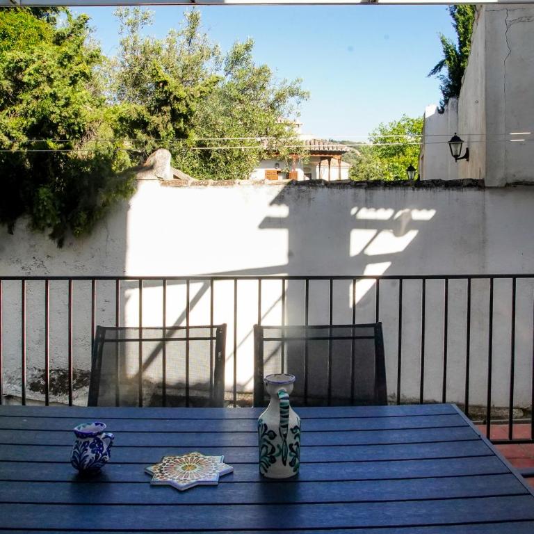 Apartamento Completo en el Casco histórico con vista a la Sierra Nevada - Three-Bedroom Apartment - 11