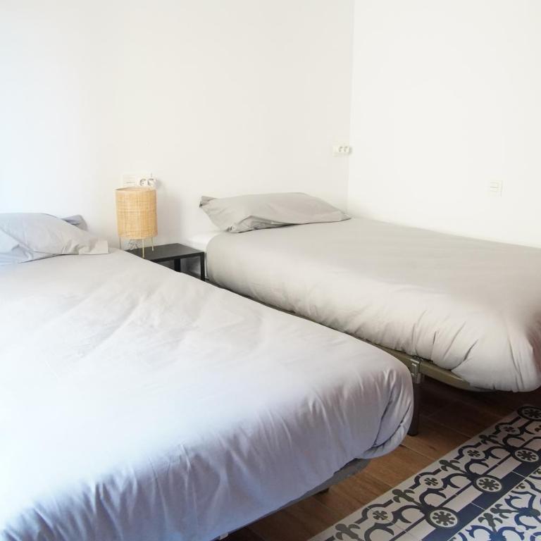 Apartamento Completo en el Casco histórico con vista a la Sierra Nevada - Three-Bedroom Apartment - 21