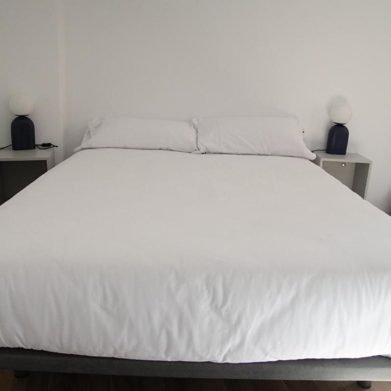 Apartamento Completo en el Casco histórico con vista a la Sierra Nevada - Three-Bedroom Apartment - 18