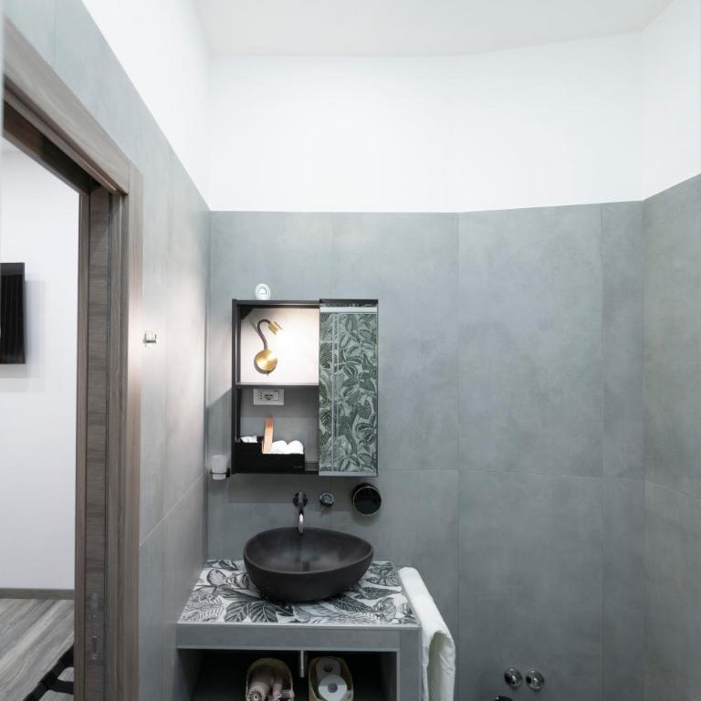 Trastevere Luxury Rooms - Deluxe King Room - 27