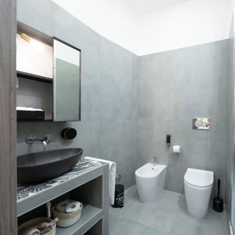 Trastevere Luxury Rooms - Deluxe King Room - 33