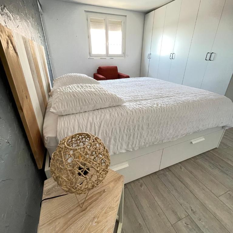 Appartement traversant Les Saintes vue sur Etangs camargue - Appartamento - 12