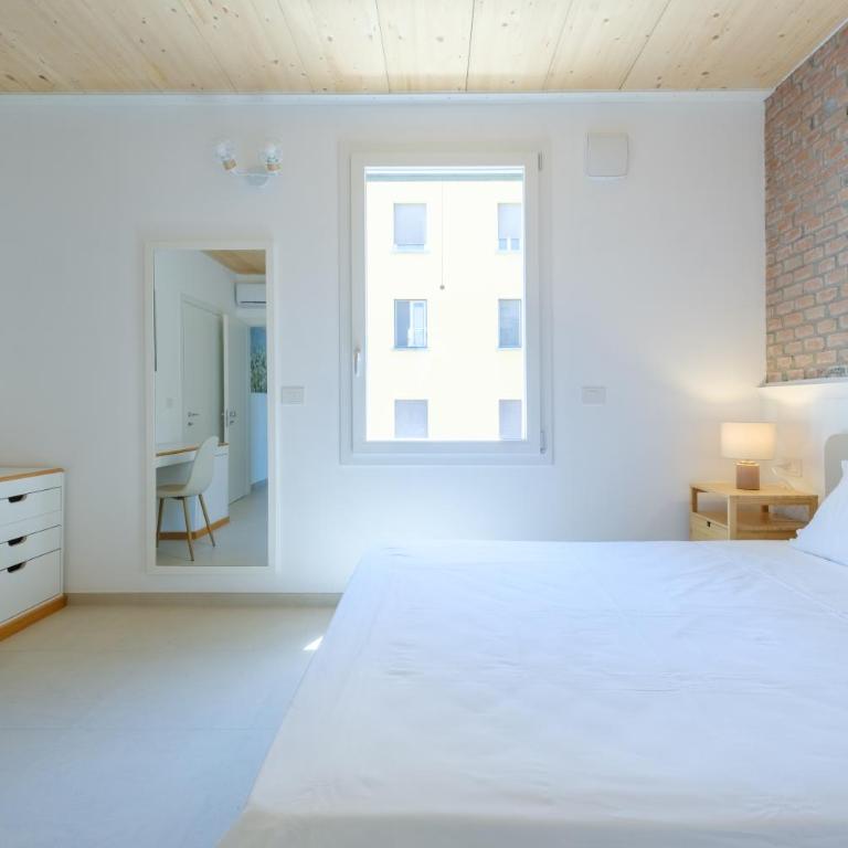 Apartment With Elevator And Private Parking - Three-Bedroom Superior Apartment - 24