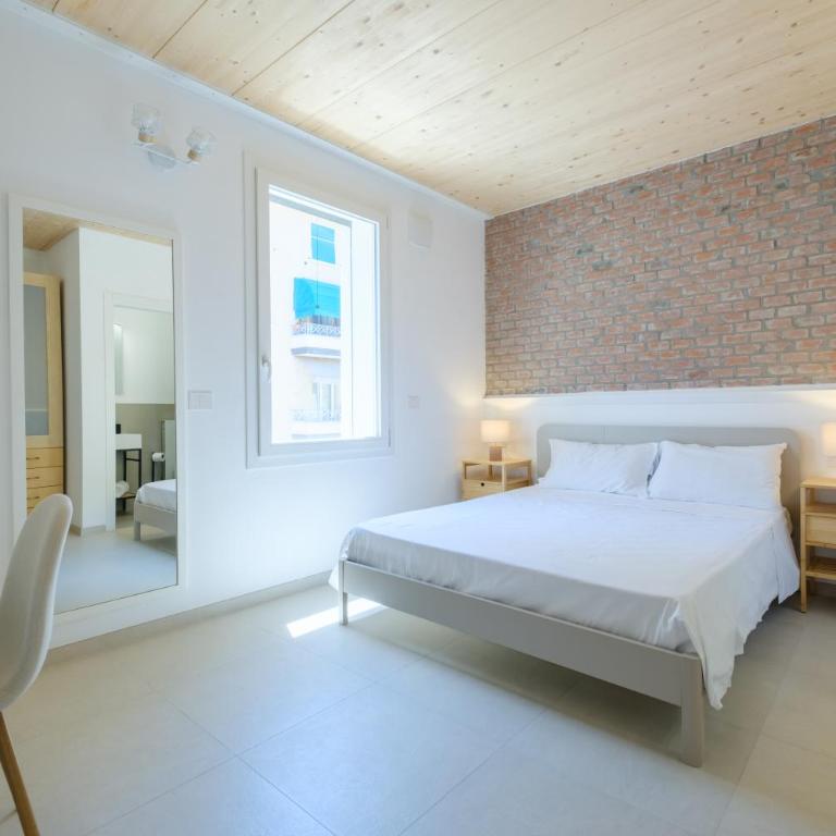 Apartment With Elevator And Private Parking - Three-Bedroom Superior Apartment - 36