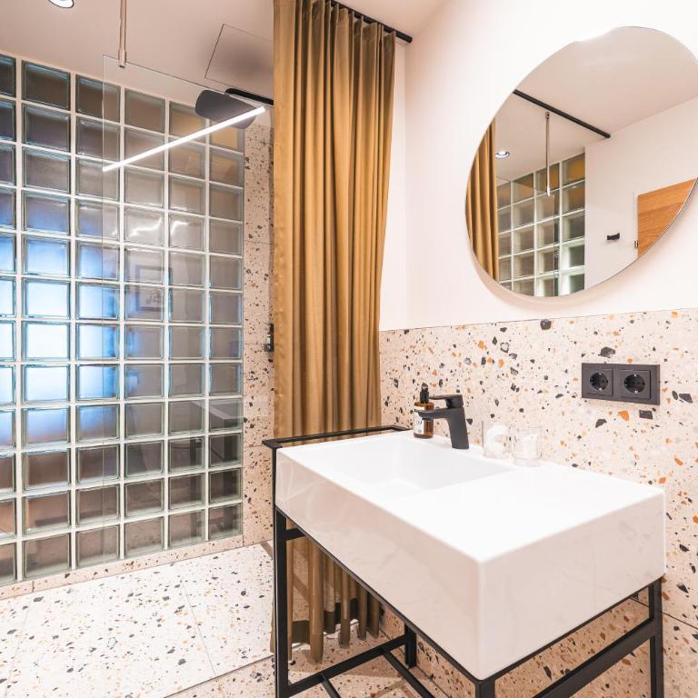 Fish'Inn Zell - Hotel Fischerwirt - Classic Doppelzimmer mit Balkon - 7