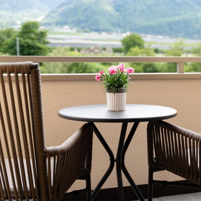 Self Service Hotel Schnalser Hof - Camera Matrimoniale con Balcone e Vista Montagna - 4