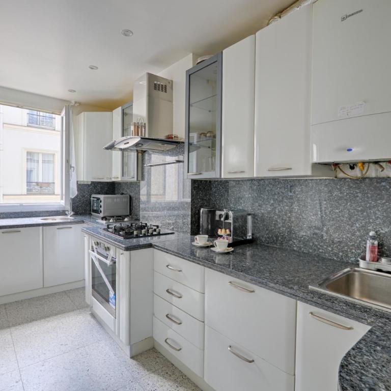 Le Petit Hôtel - Appt 6p 127 m² à Paris - Three-Bedroom Apartment - 2