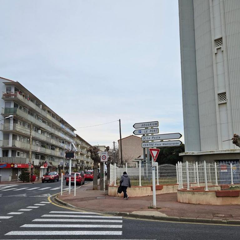 RESIDENCE LE NEULOS, T2 40m2 AVEC GARAGE PRIVE, 150 m de la mer, Avenue Roussillon Canet-Plage - Superior Apartment - 31