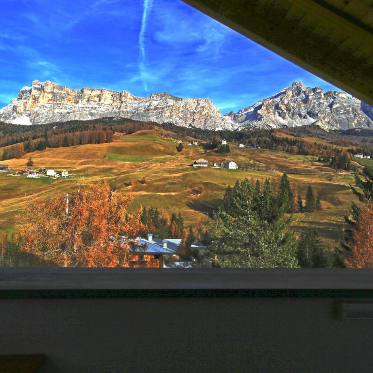 Alpine Hotel Ciasa Lara - Habitación Doble Confort con balcón - 7