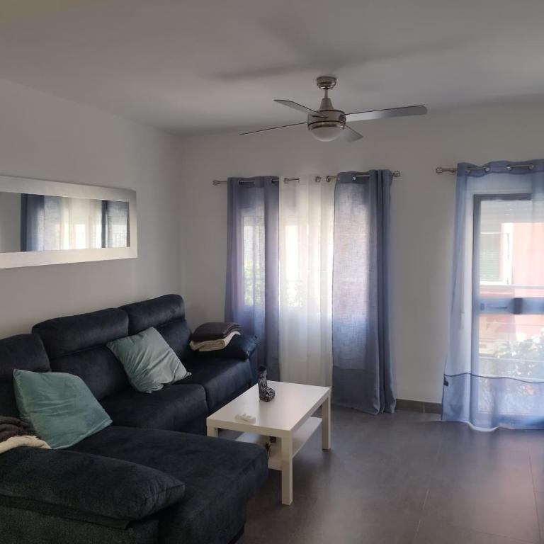 Apartamento céntrico a 150 metros de la playa - Two-Bedroom Apartment - 8