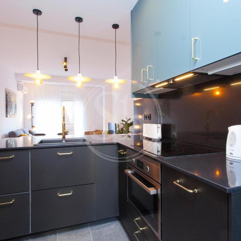 Agradable y luminoso apartamento ideal para 5 - Three-Bedroom Apartment - 13