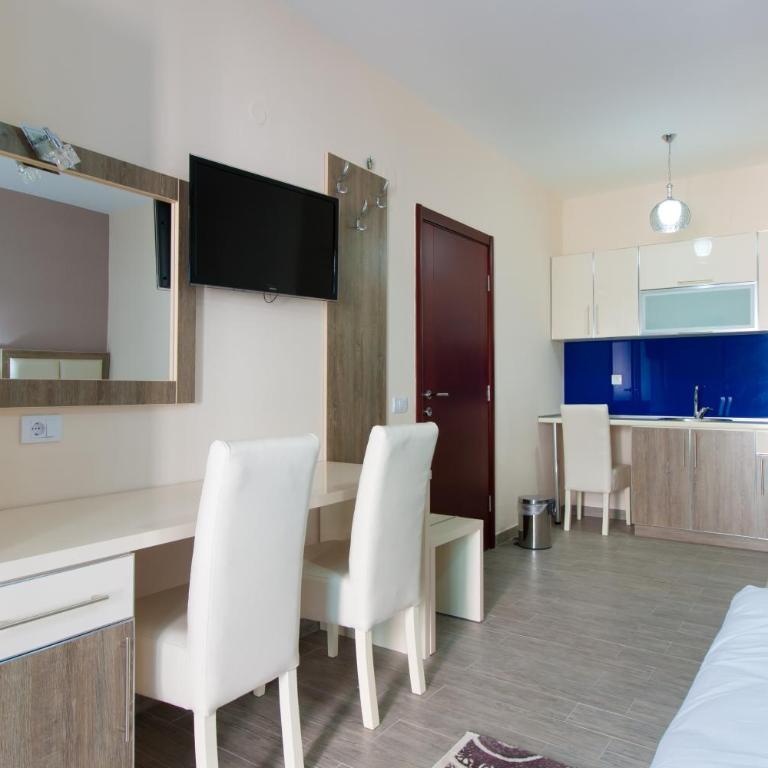 A3 Apartments - Superior Vila - 6