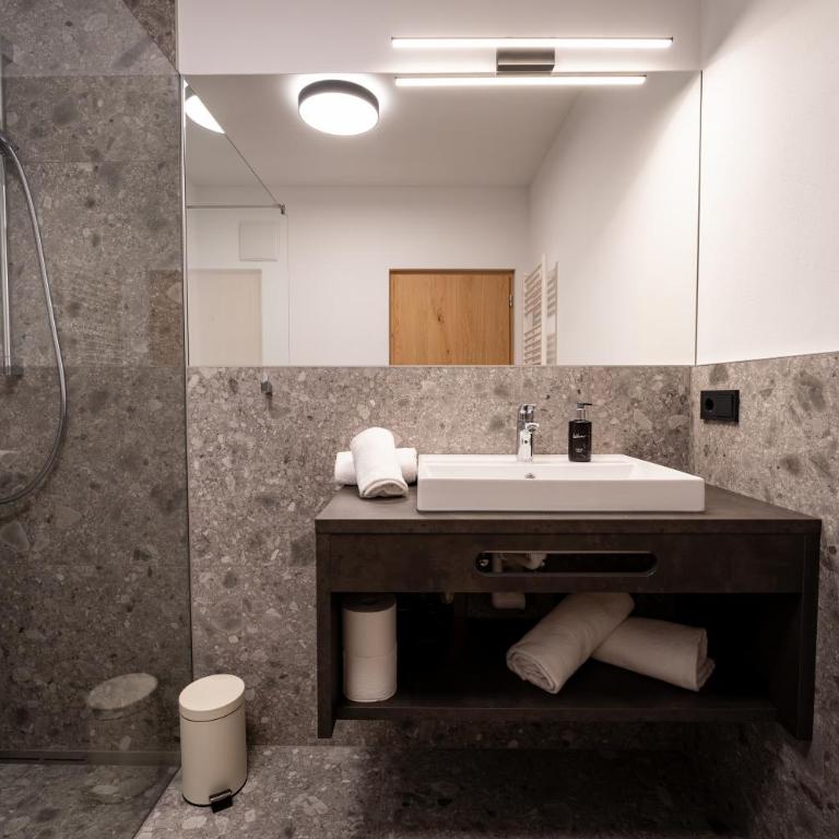 Self Service Hotel Schnalser Hof - Appartamento con Balcone - 4