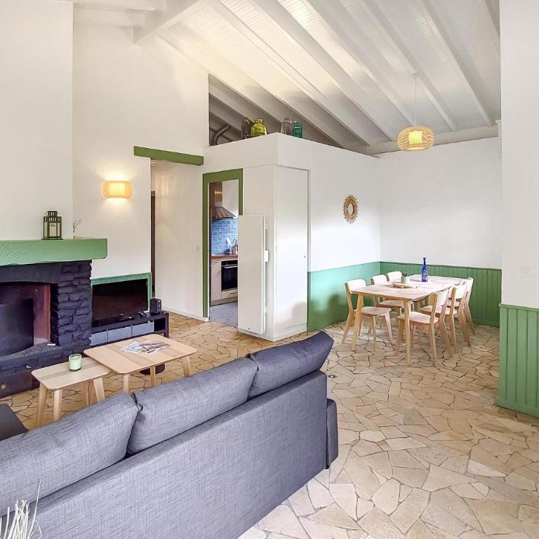 Gorgeous Home In Lege-Cap-Ferret With Wifi - Maison de Vacances 2 Chambres - 3