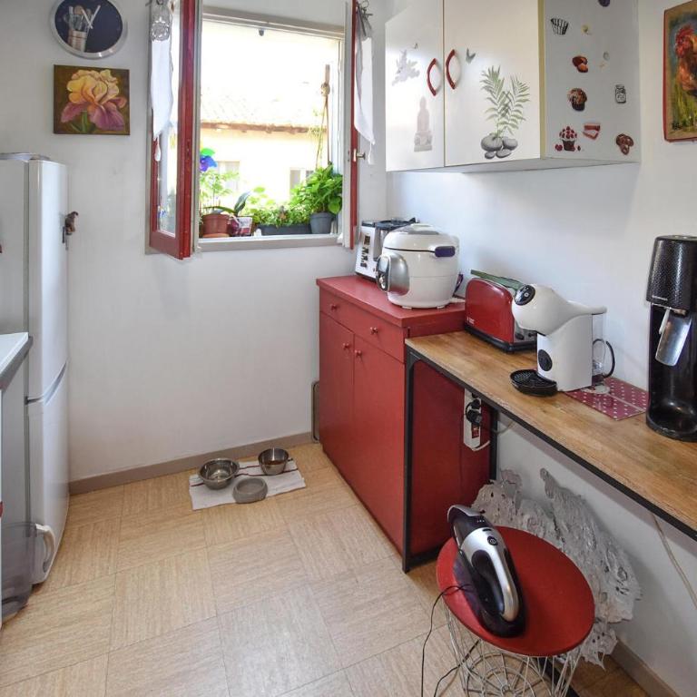 1 Bedroom Cozy Apartment In L'isle-Sur-La-Sorgue - Appartement 1 Chambre - 6