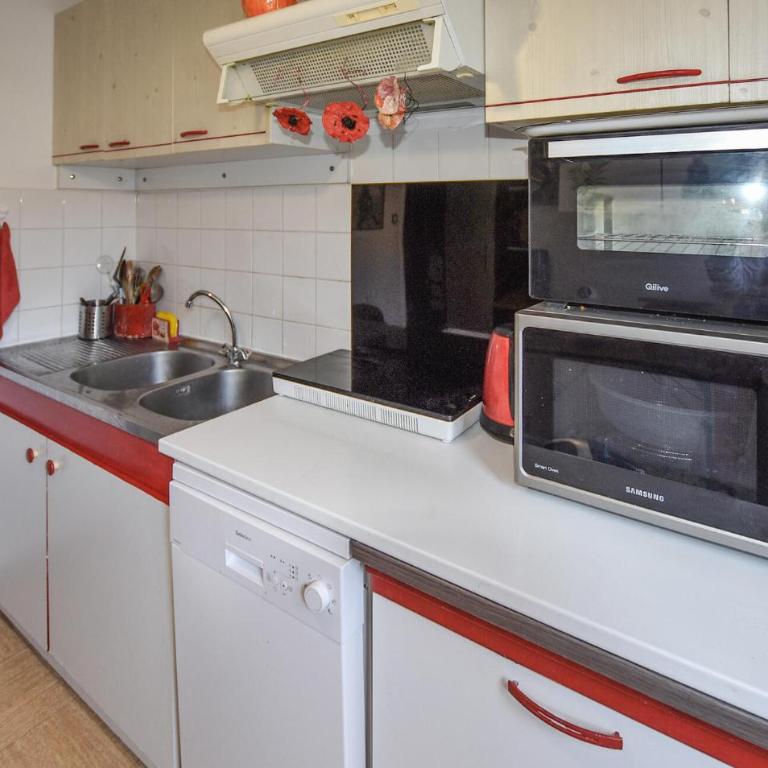 1 Bedroom Cozy Apartment In L'isle-Sur-La-Sorgue - Appartement 1 Chambre - 7
