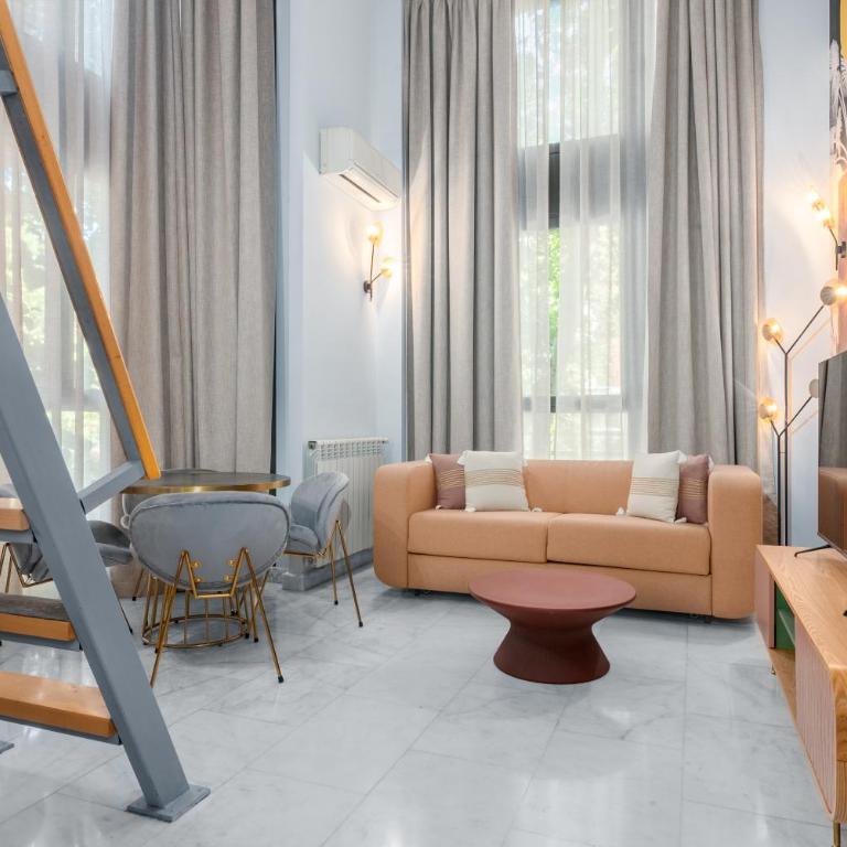 Smartr Madrid Las Ventas - One Bedroom Duplex Apartment - 1