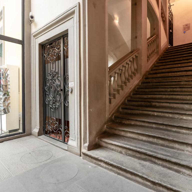 Palazzo Tornaquinci - Appartamentino su 2 Livelli - 28