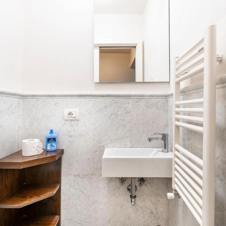 Palazzo Tornaquinci - Appartamento con 2 Camere da Letto - 27