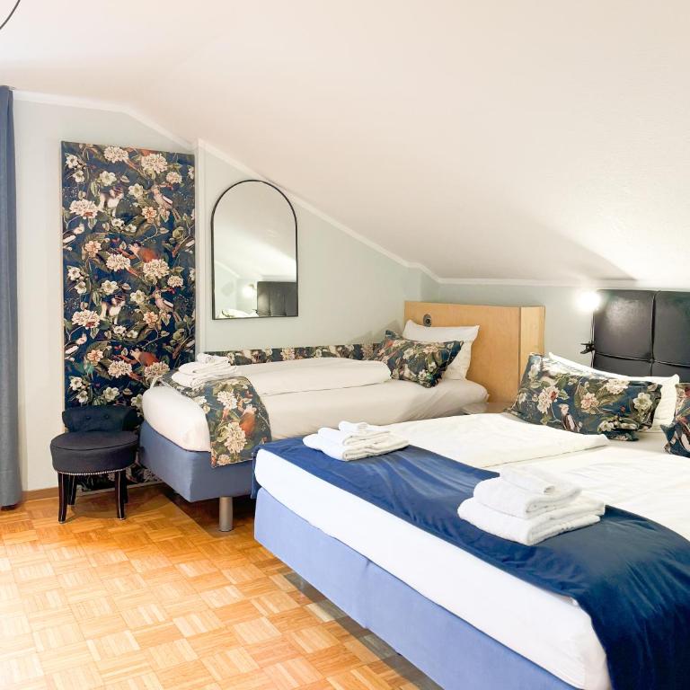 Villa Fantasia Budget Boutique Hotel - Dreibettzimmer mit 1 Doppelbett und 1 Etagenbett - 3