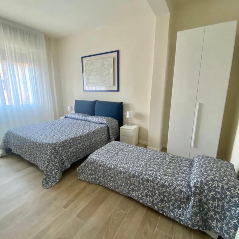 F&F Rooms - Camera Tripla con Bagno in Comune - 4