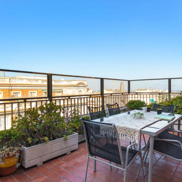 Sunny 3BR2BA w Private Terrace AC - Apartamento con terraza - 8