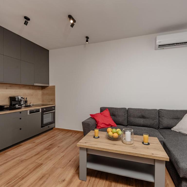 LUX Seafront APT - Close to the Sea - Private Parking - Apartman s 1 Spavaćom Sobom, Balkonom i Pogledom na More - 1