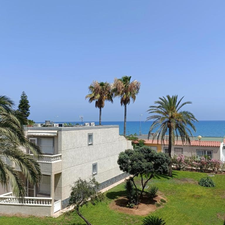 Tropicana Suite con salida directa al mar y piscina - One-Bedroom Apartment - 21