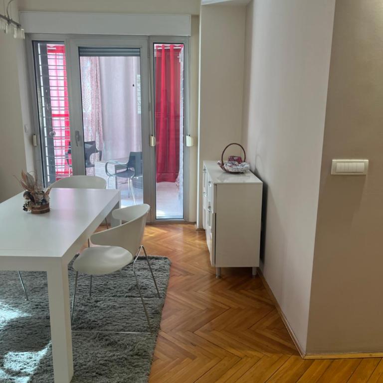 Sofia - Deluks Apartman sa 2 Spavaće Sobe i Balkonom - 16