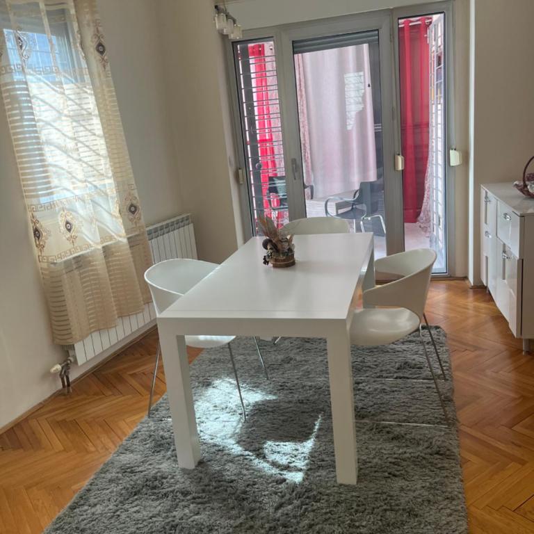 Sofia - Deluks Apartman sa 2 Spavaće Sobe i Balkonom - 18