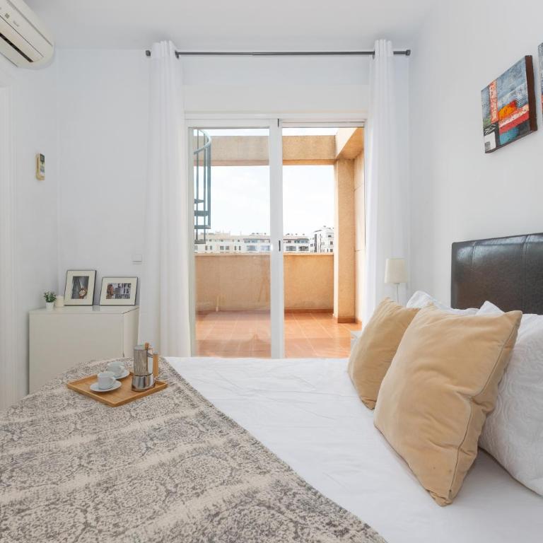 Ático Malaga Teatinos - Apartamento de 3 dormitorios - 2