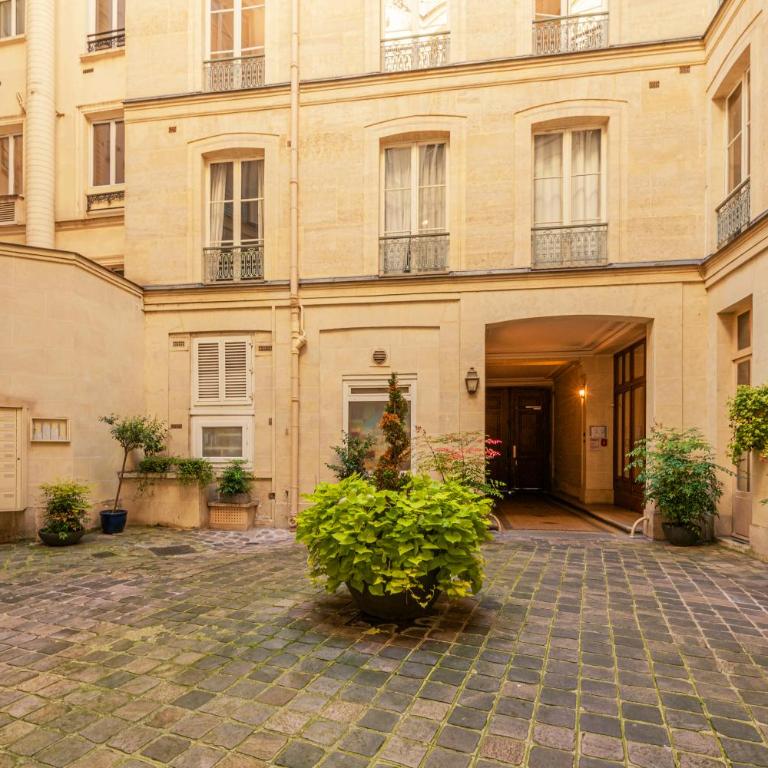 1min Walk From Champs Elysées - Avenue Montaigne - AC - Self-Checkin - Working Desk - Appartement 2 Chambres - 18