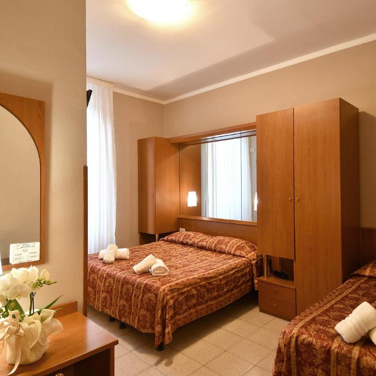 Hotel Innocenti - Triple Room - 3