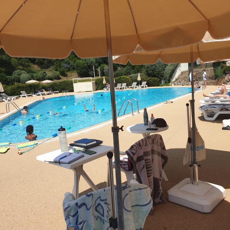 Appartement avec vue mer exceptionnelle dans résidence de standing, au calme, avec piscine - Two-Bedroom Apartment - 20