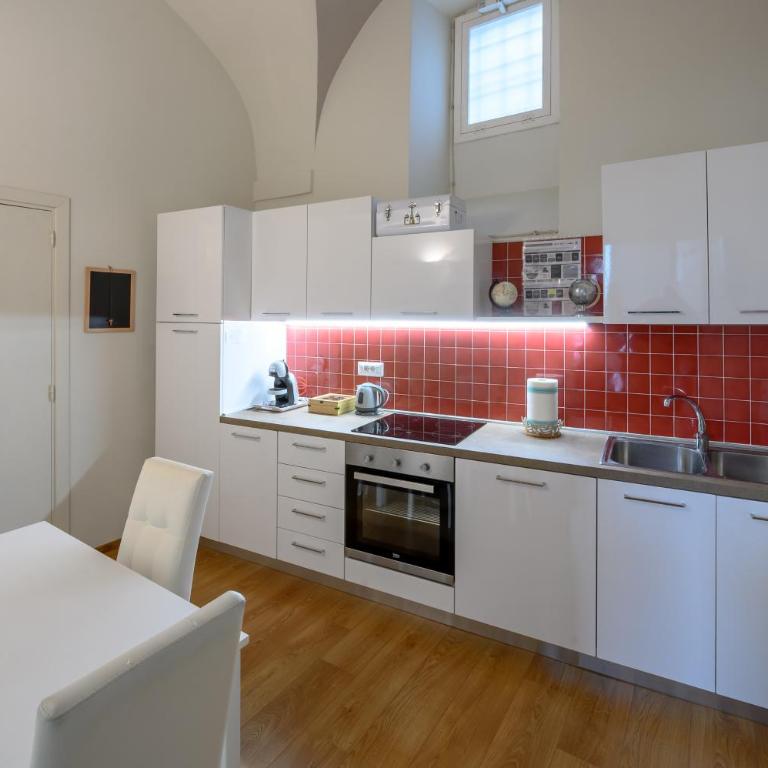 Via Giotto, 5 - Appartamento con 1 Camera da Letto - 24