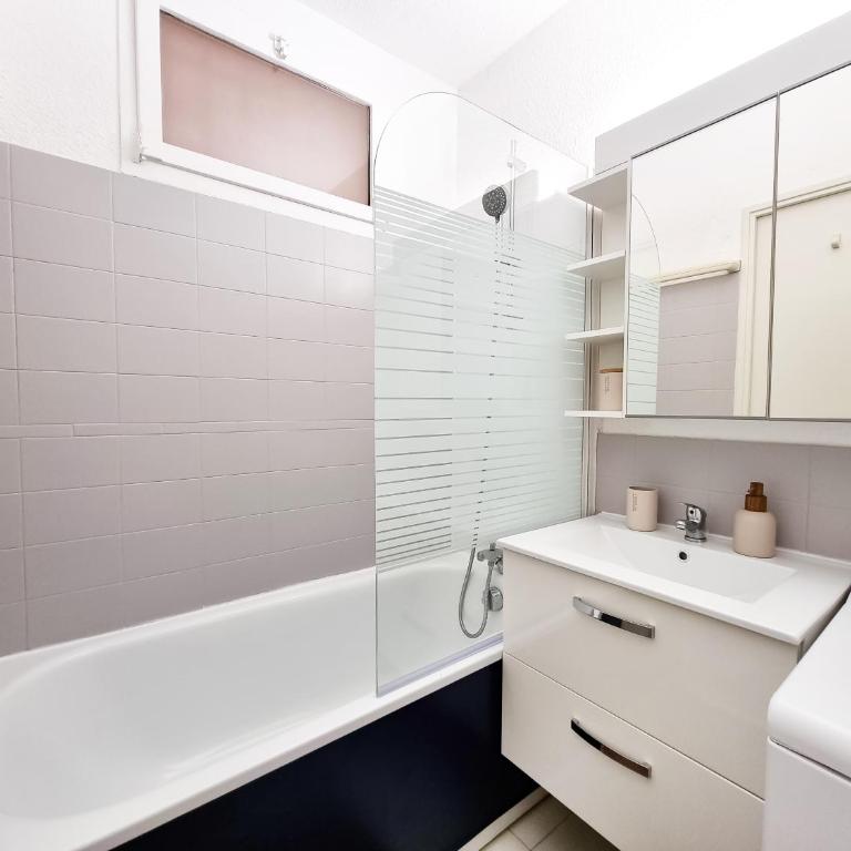 Douceur Marine - T2 avec terrasse, parking, piscine et wifi - Apartamento de 2 dormitorios con vistas al mar - 11