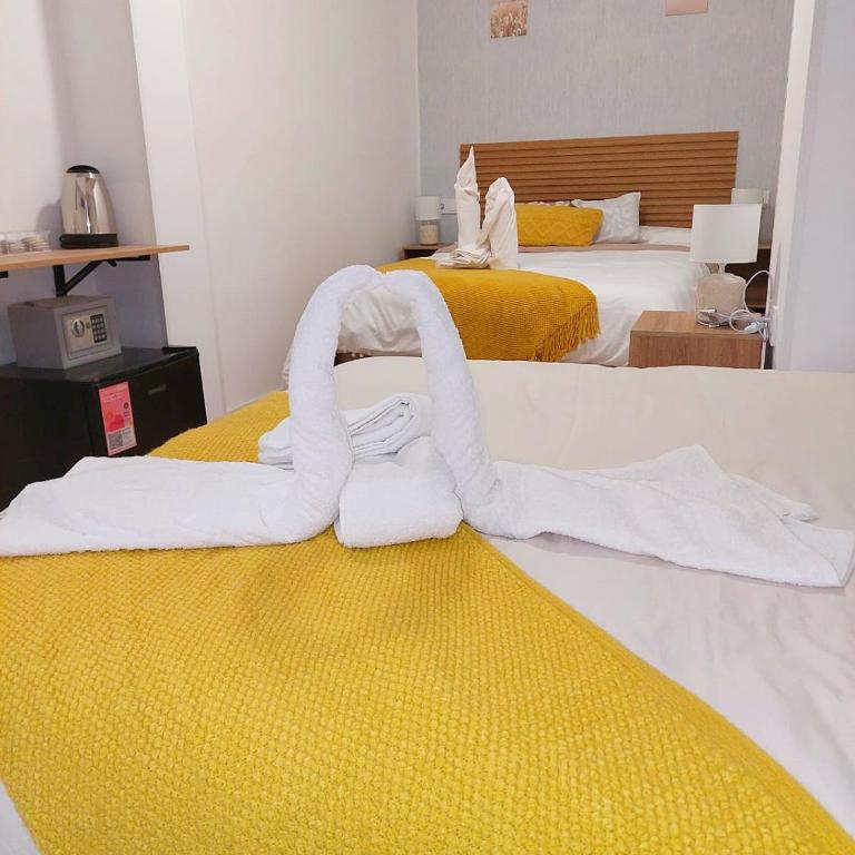 Habitaciones Universal - Quadruple Room with Shared Bathroom - 2